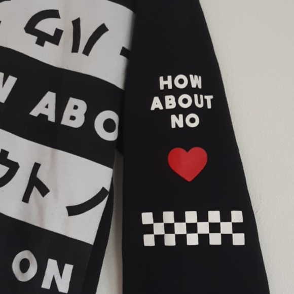 Black and white sweater - Picture 2 of 2